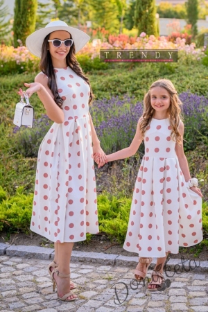Детска стилна рокля в бяло на точки от колекция "Майки и дъщери" 