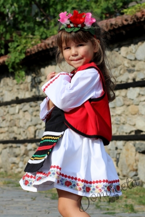 Детска носия 15- комплект с фолклорни/етно мотиви за момиче