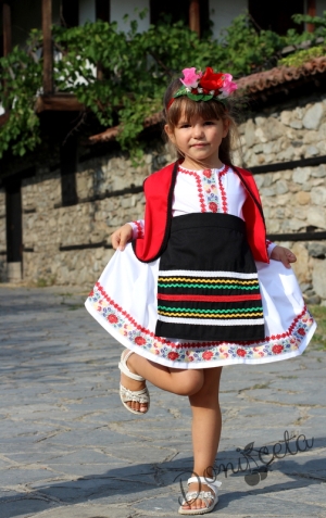 Детска носия 15- комплект с фолклорни/етно мотиви за момиче