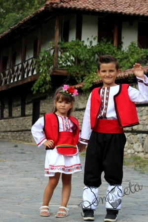 Детска носия 16-комплект пола, риза, елек и престилка с фолклорни/етно мотиви 