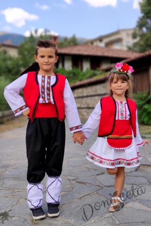 Детска носия 16-комплект пола, риза, елек и престилка с фолклорни/етно мотиви 