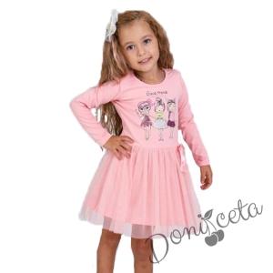 Детска рокля в розово с дълъг ръкав с момиченца и тюл 
