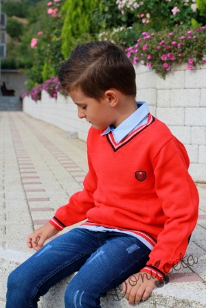 Детски пуловер в червено за момче 