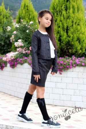 Комплект от 3 части-блуза, пола и късо сако в черно
