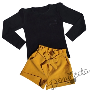 Комплект от блуза в черно с дълъг ръкав и къси панталони в цвят горчица