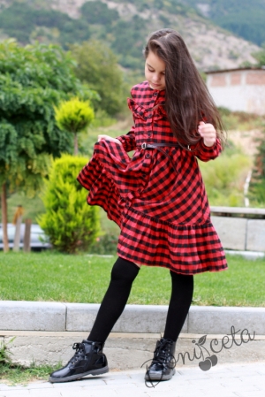 Детска рокля в червено каре