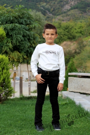 Комплект от блуза в бяло, риза с цип и каулка и дънки в черно с колан за момче
