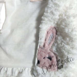 Бебешки комплект от палто в бяло,блузка със зайче и панталони