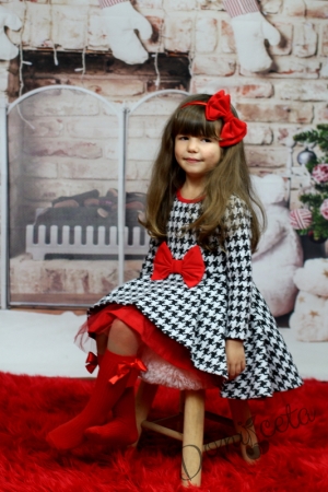 Детска рокля с дълъг ръкав в каре пепит с червен тюл