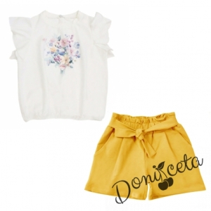 Детски комплект от къси панталонки в горчица и тениска с цветя за момиче
