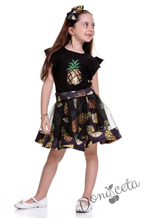 Детски комплект от тениска в черно с ананас и пола