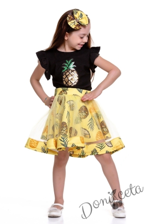 Детски комплект от тениска в черно с ананас и пола в жълто