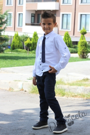 Официален комплект за момче от панталон в тъмносиньо, риза в бяло и вратовръзка 