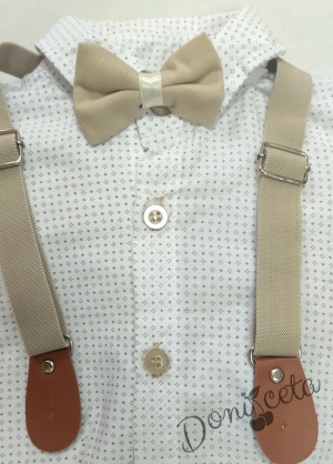 Комплект от боди-риза с къс ръкав в бяло, панталони в бежово, тиранти и папийонка