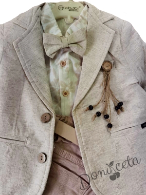 Официален костюм момче от сако в бежово, риза в бяло, панталон и папийонка