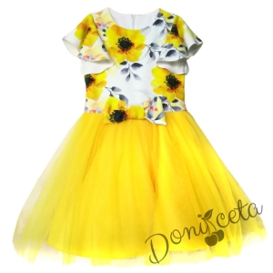 Детска рокля с къс ръкав на цветя и тюл в жълто