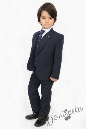 Официален костюм в тъмносиньо за момче от 5 части с вратовръзка