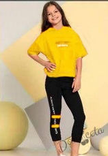 Комплект за момиче от тениска с качулка в жълто и клин