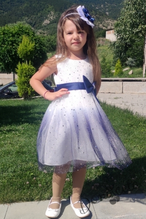 Детска рокля в бяло и тъмносиньо без ръкав с тюл 8545465 6