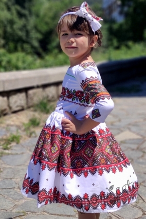 Детска рокля с фолклорни етно мотиви тип народна носия  1