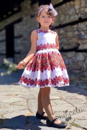 Детска рокля без ръкав с фолклорни етно мотиви тип носия 