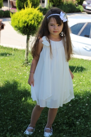 Детска рокля Карелия в цвят шампанско за кръщене или ежедневна