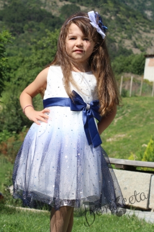 Детска рокля в бяло и тъмносиньо без ръкав с тюл 3