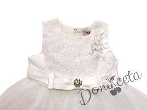 Официална детска рокля без ръкав в бяло с тюл и пеперуди2