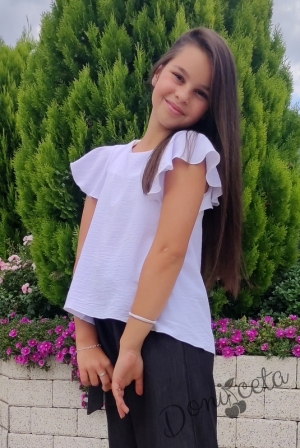 Блуза за момиче в бяло с къс ръкав и къдрички