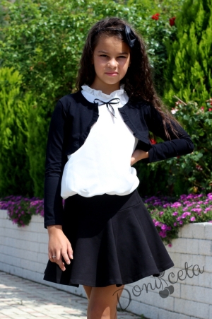 Комплект от риза с къс ръкав в бяло, пола в черно и болеро
