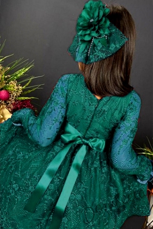 Официална детска рокля с ръкав от дантела и тюл в тъмнозелено 4