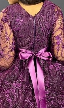 Официална детска рокля с ръкав от дантела и тюл в тъмно лилаво 4