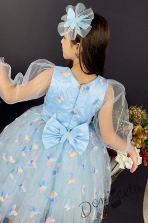Официална детска рокля с дълъг ръкав, богат тюл и бродирани пеперуди в светлосиньо 2