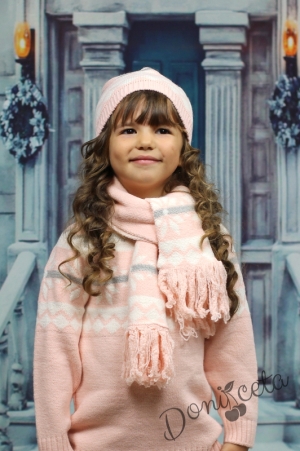 Детска плетена рокля в розово с шапка и шал 4