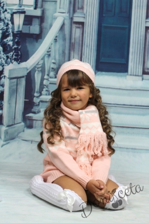 Детска плетена рокля в розово с шапка и шал 6