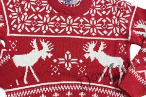 Детски  коледен пуловер в червено с еленчета 2