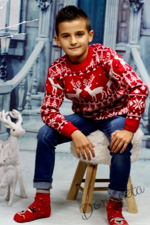 Детски коледен пуловер  в червено с елени в бяло за момче  2