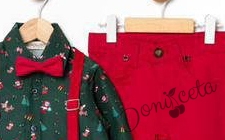 Коледен комплект за момче от риза в зелено и панталони в червено с тиранти и папийонка 2