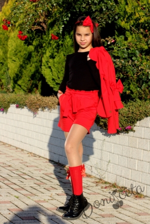 Детски комплект за момиче от къси панталони, сако в червено и блуза в черно 1