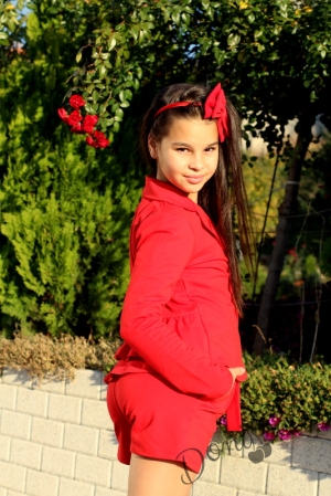 Детски комплект за момиче от къси панталони, сако в червено и блуза в черно9