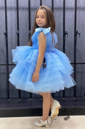 Официална детска рокля без ръкав с тюл на пластове в светлосиньо