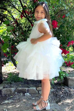 Официална детска рокля без ръкав с тюл на пластове в бяло