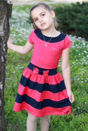 Лятна детска рокля в цвят малина на райе