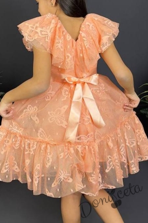 Детска рокля в прасковено с къс ръкав и панделка за коса с пеперуди5