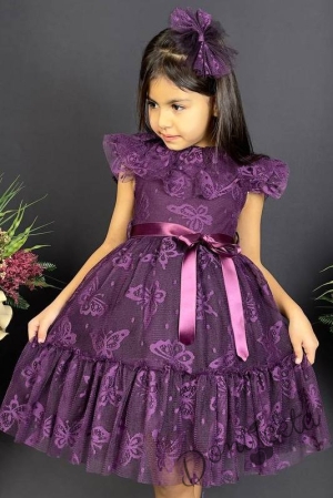 Детска рокля в тъмнолилаво с къс ръкав и панделка за коса с пеперуди4