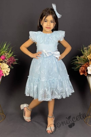 Детска рокля в светлосиньо с къс ръкав и панделка за коса с пеперуди2