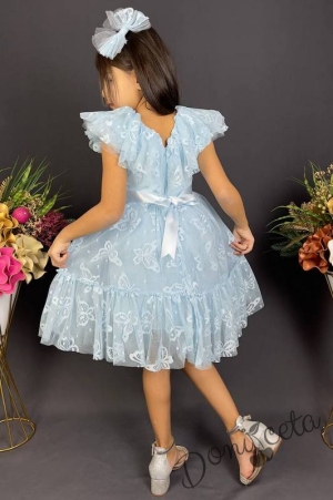 Детска рокля в светлосиньо с къс ръкав и панделка за коса с пеперуди3