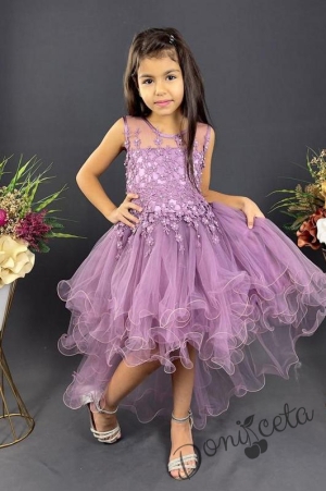 Детска рокля Карина в лилаво на цветя с къс ръкав и тюл с шлейф