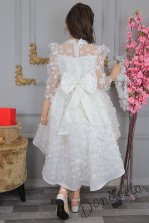 Официална детска рокля с дълъг ръкав, и бродирани пеперуди в бяло 3
