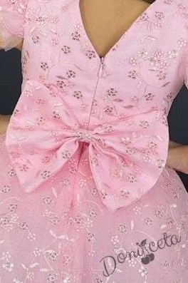 Официална детска рокля с къс  ръкав от дантела в розово с панделка за коса 4